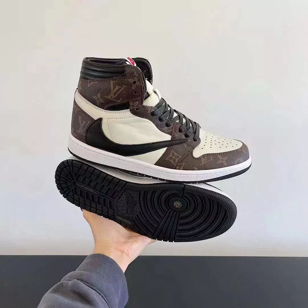 Premium High Neck Sneaker